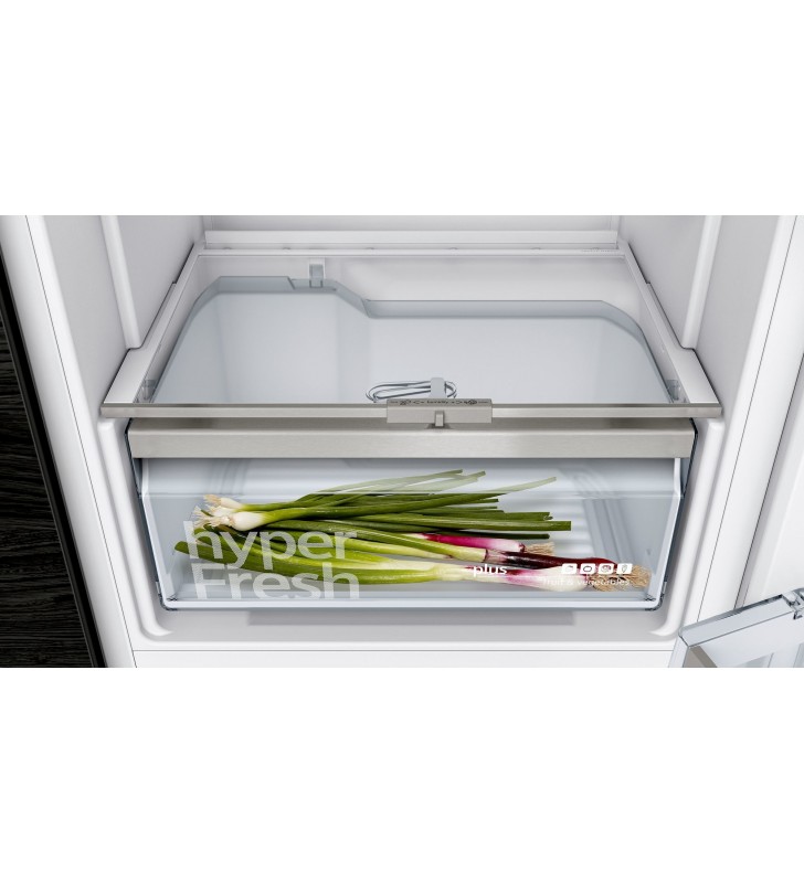Siemens iQ500 KI31RADD0 frigorifero Da incasso 172 L D Bianco