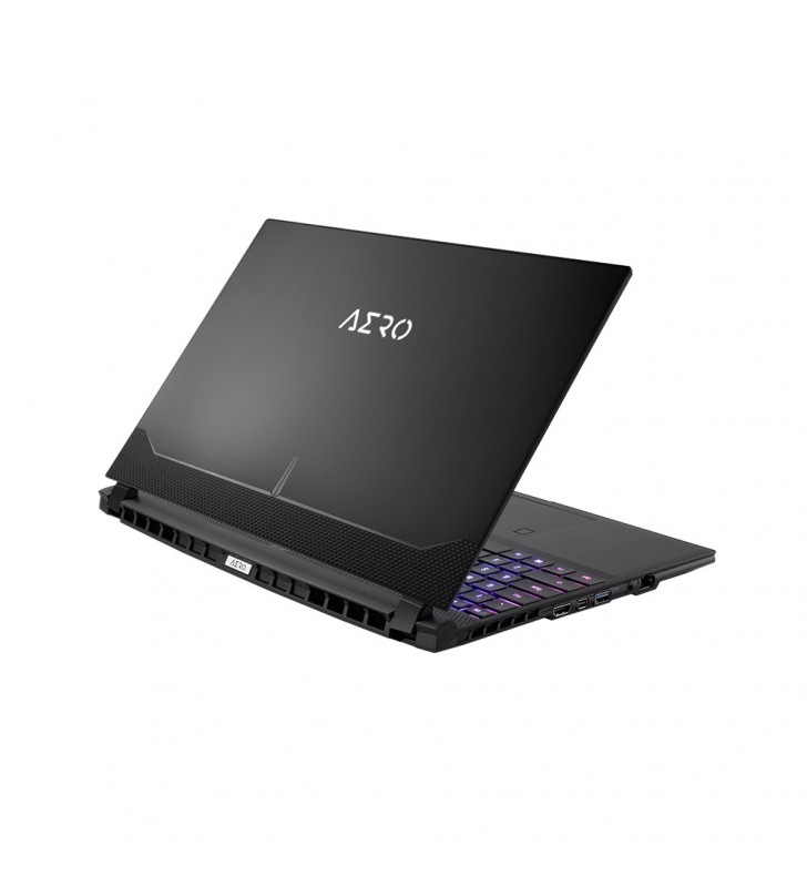 Laptop GBT AERO 15 OLED XD-73DE624SP 15,6 i7 W10P UHD